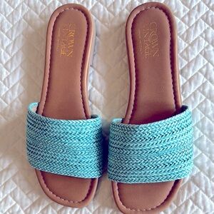 Crown Vintage Aqua Woven Slides Size 8